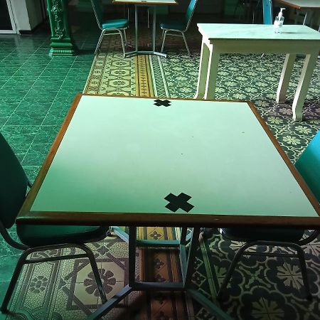 特里奥酒店 Solo 外观 照片